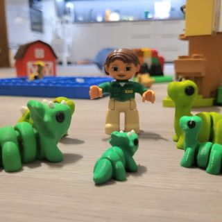 Hádanka č. 3️⃣ Asi budu muset přitvrdit, protože to hned poznáte! 😁 Co je tohle za pohádku/film? 🦕 #hadanka #hrajemesi...